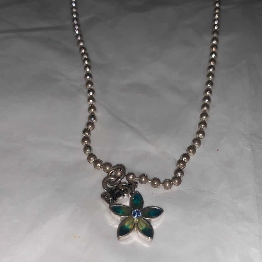 Charming Silver and Blue Flower Pendant Necklace